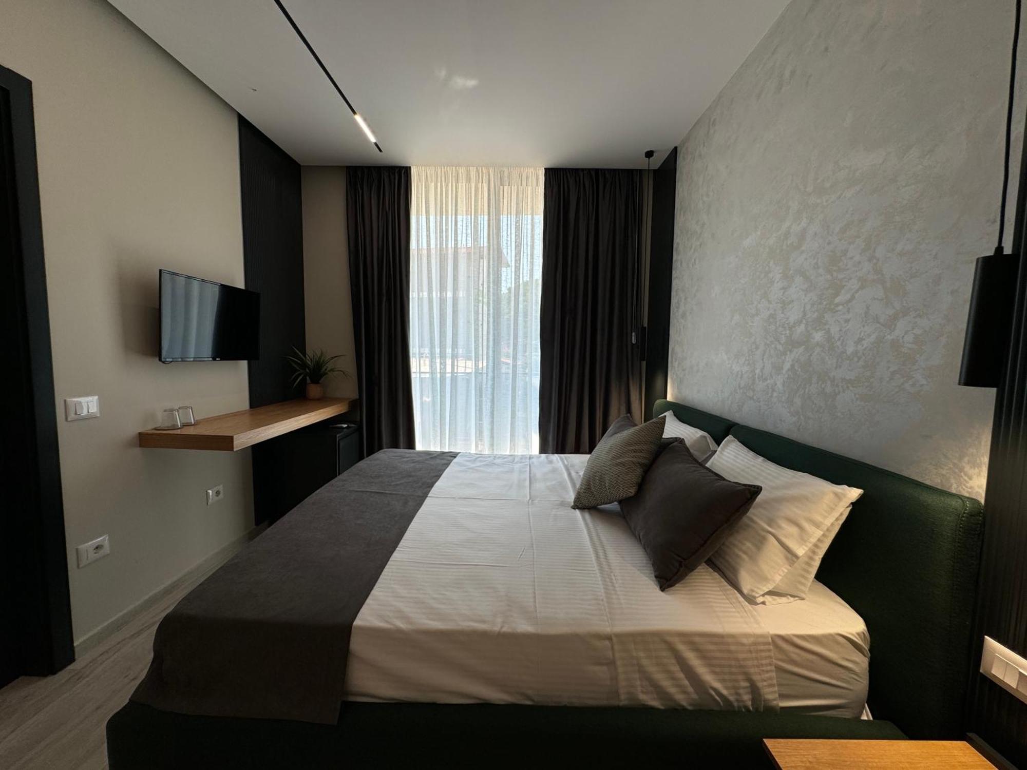 Twins Hotel Влёра Экстерьер фото