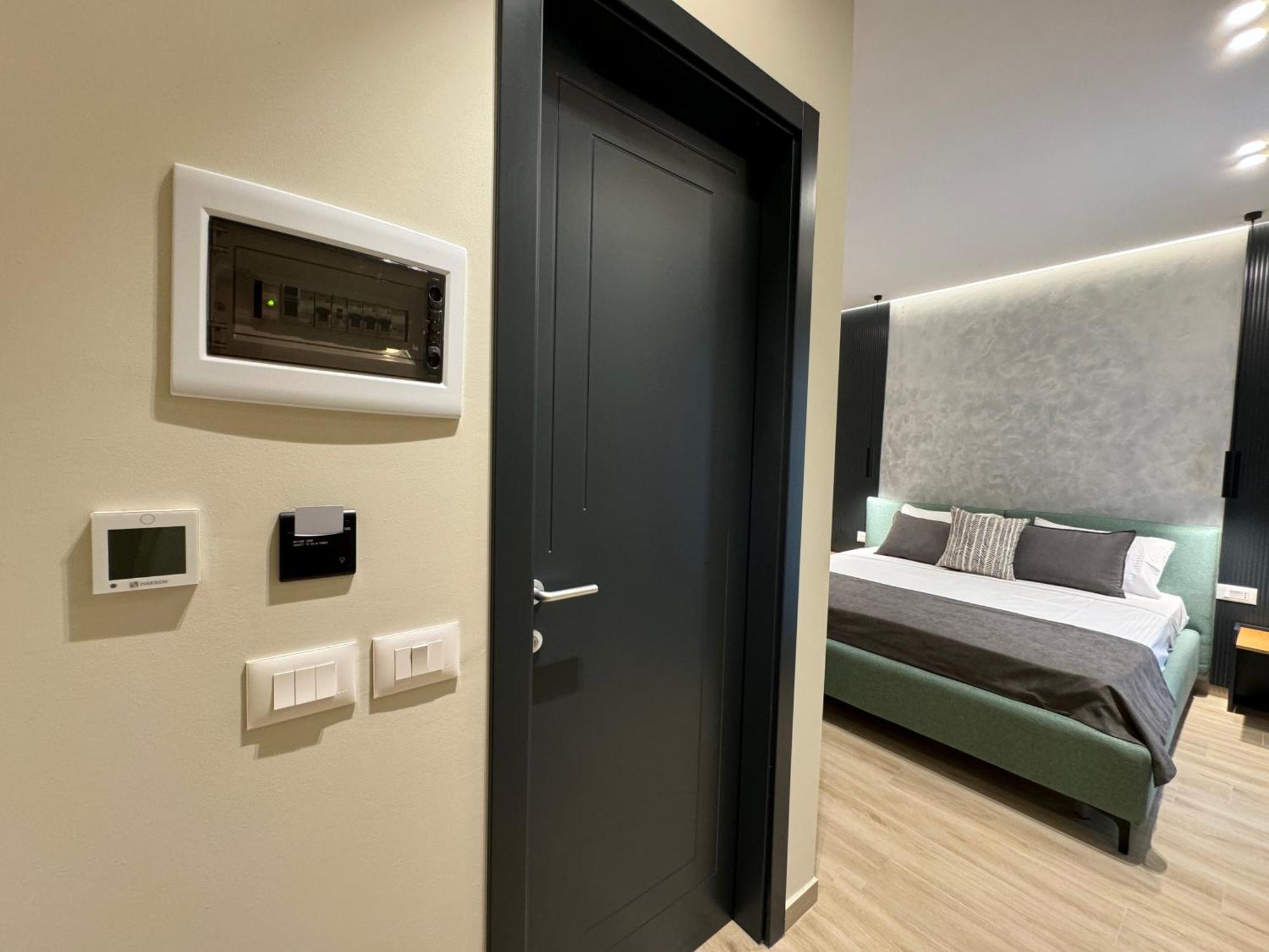 Twins Hotel Влёра Экстерьер фото