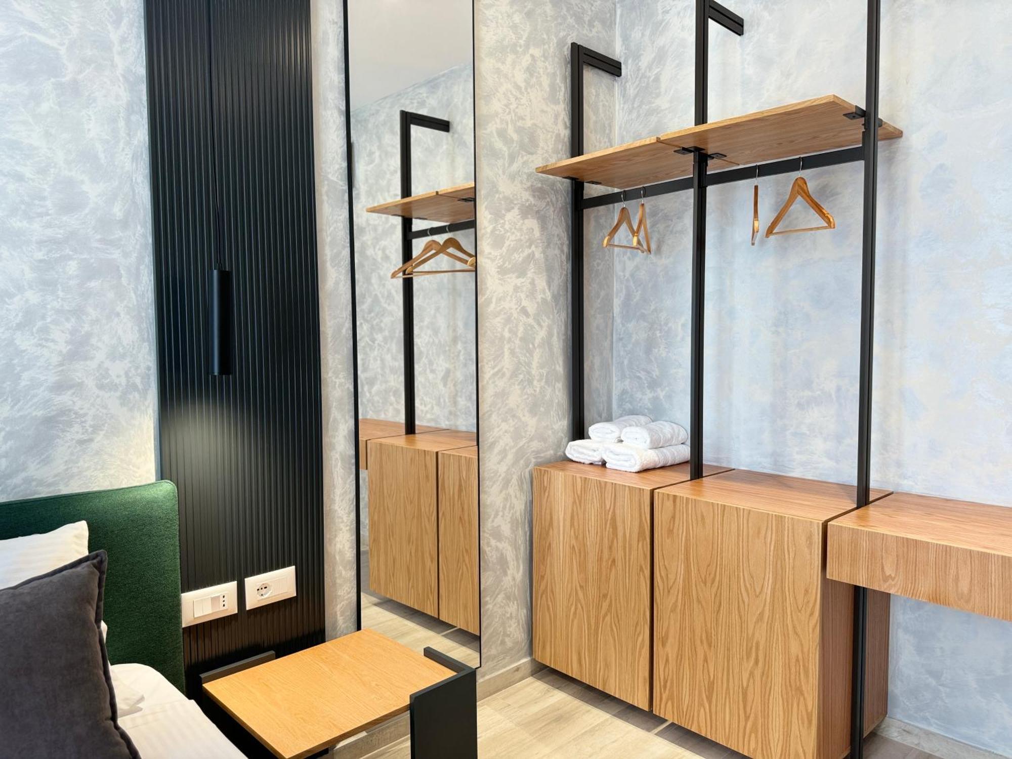 Twins Hotel Влёра Экстерьер фото