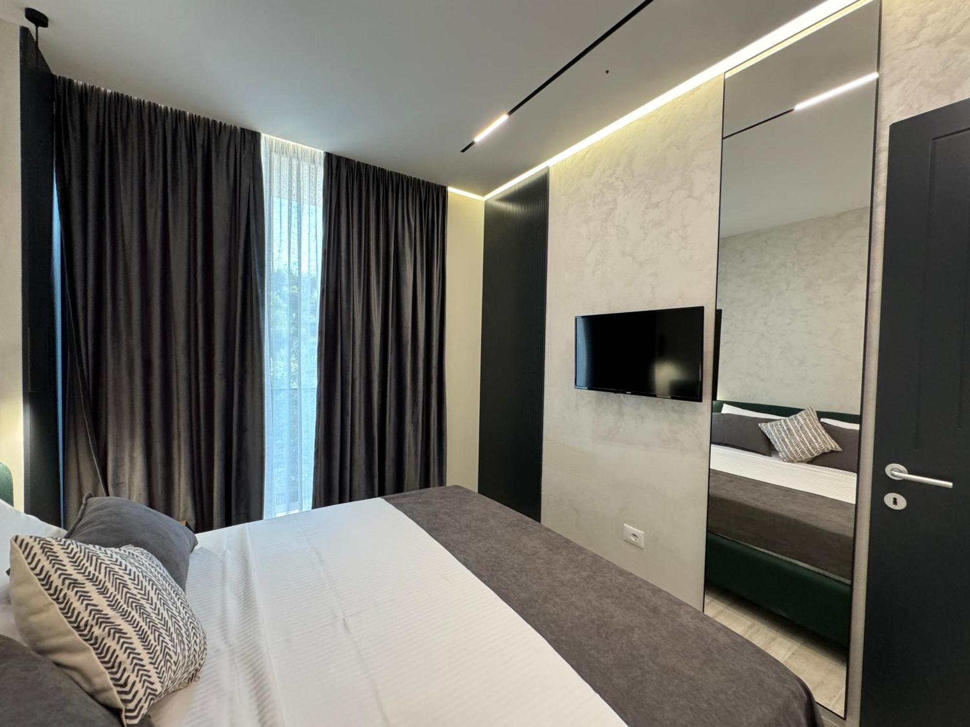 Twins Hotel Влёра Экстерьер фото
